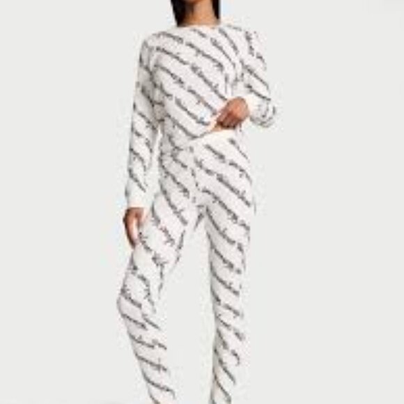 White  Thermal Long Pajama Set Size XS - Picture 1 of 2